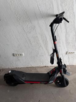 Trotineta Electrica Ninebot Segway eKickScooter ZT3 Pro E, Viteza max 25Km/h, Motor 1600W , Autonomie max. 70 Km ,Suspensie Duala